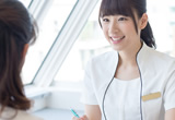 美容相談を受けている美容師さん